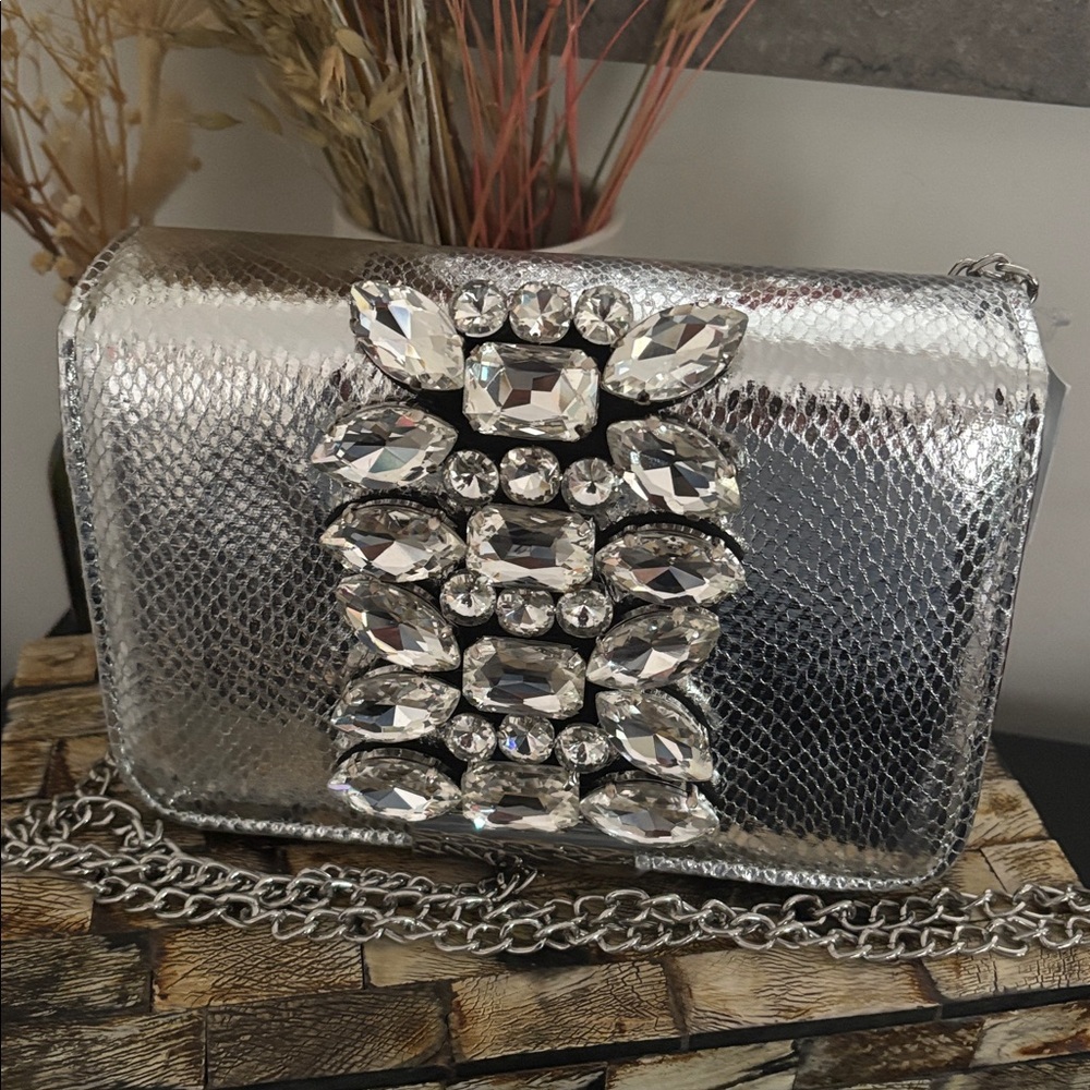 NWT INZI Silver Handbag Clutch Crystal Embellishments Chain Strap Snakeskin - Picture 10 of 14